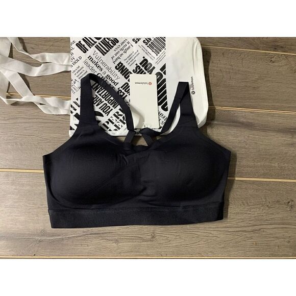 New Women's Lululemon Fine Form Bra - Black - $78 MSRP - - Picture 2 of 5